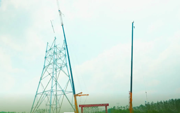 KY开元XCA600L8长江边锚塔吊装