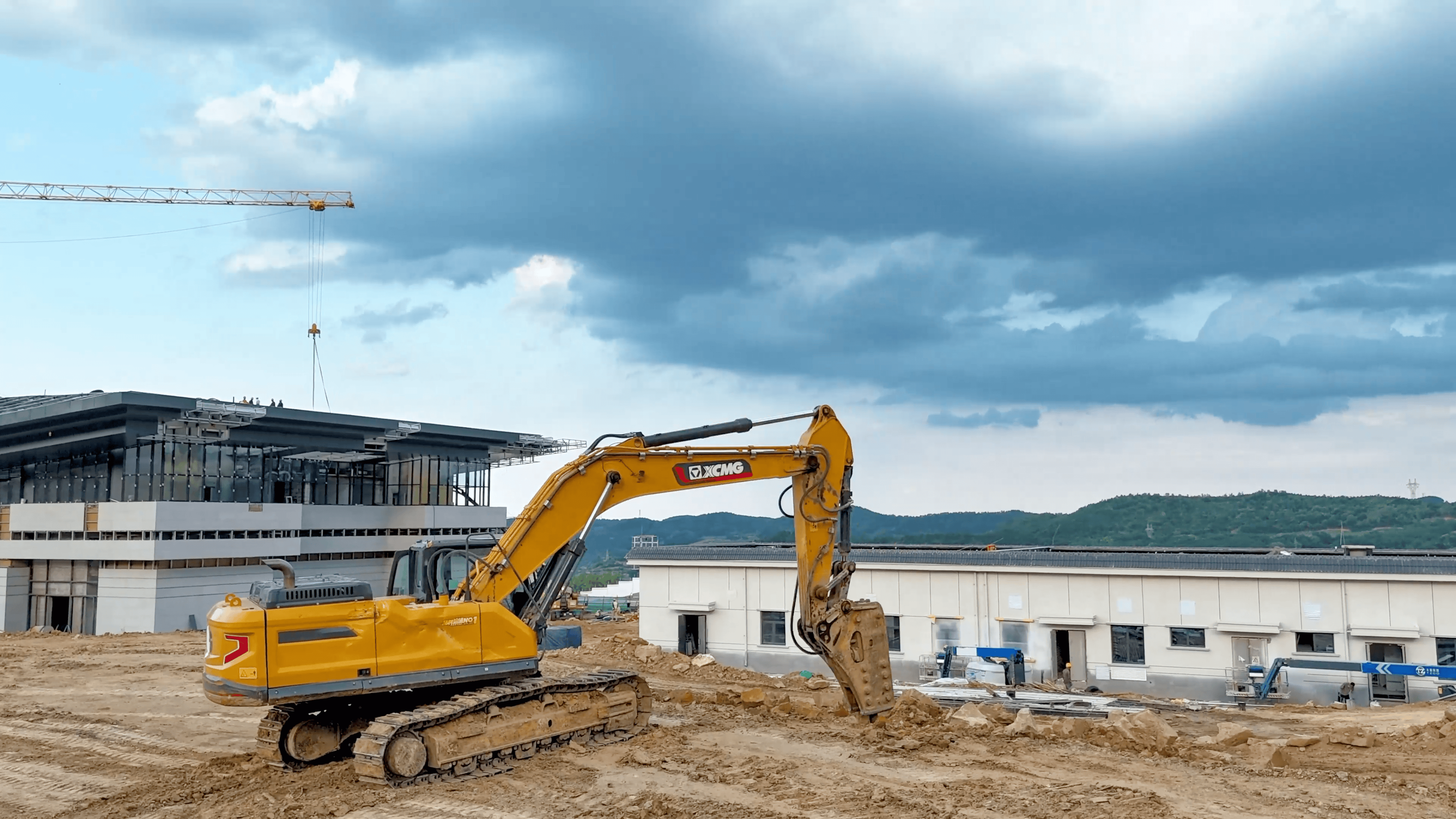 破塬开路！KY开元挖机助力宜君高铁枢纽建设