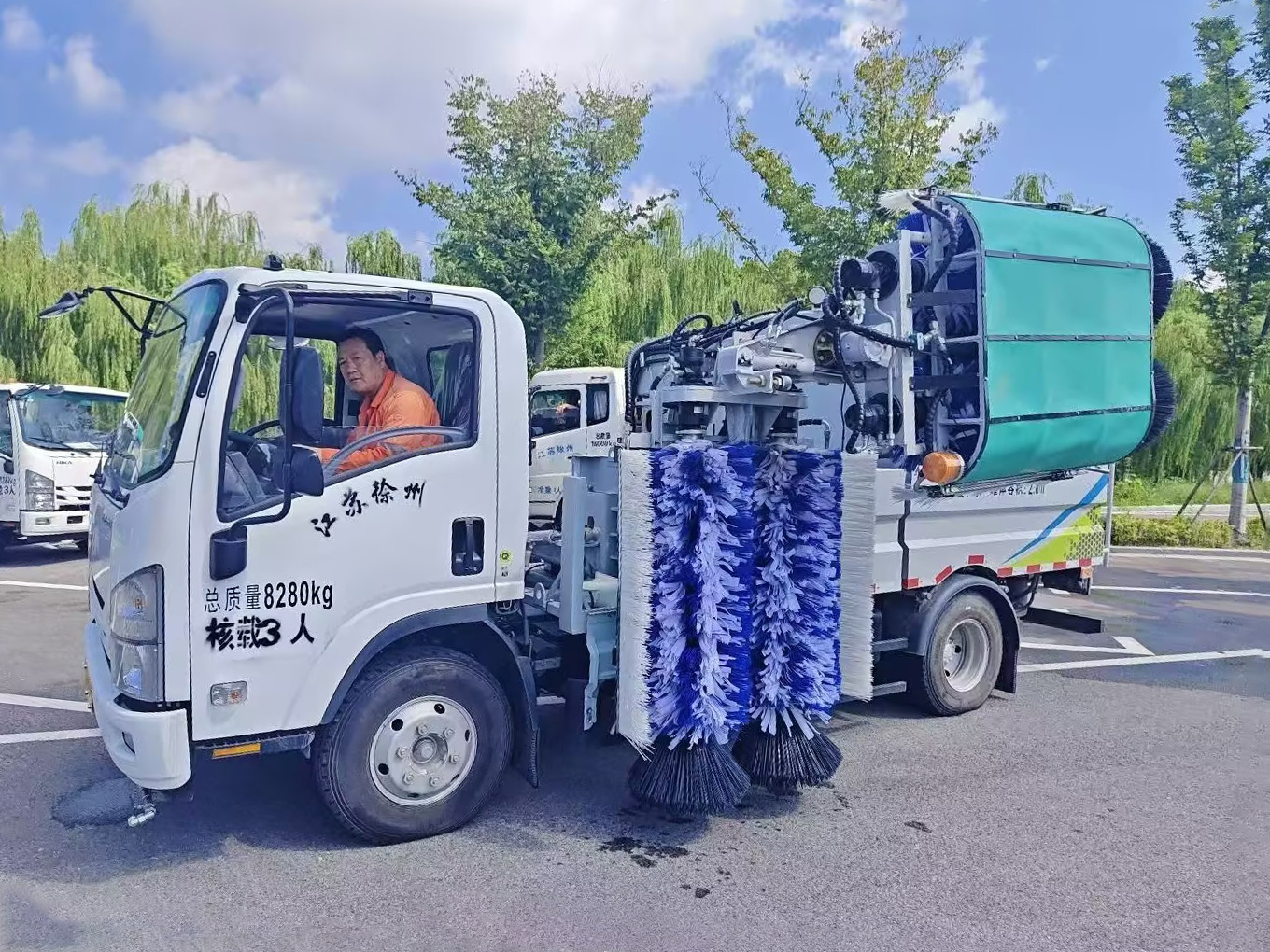 KY开元护栏洗濯车：智慧守护南阳经开区的“城市美学”