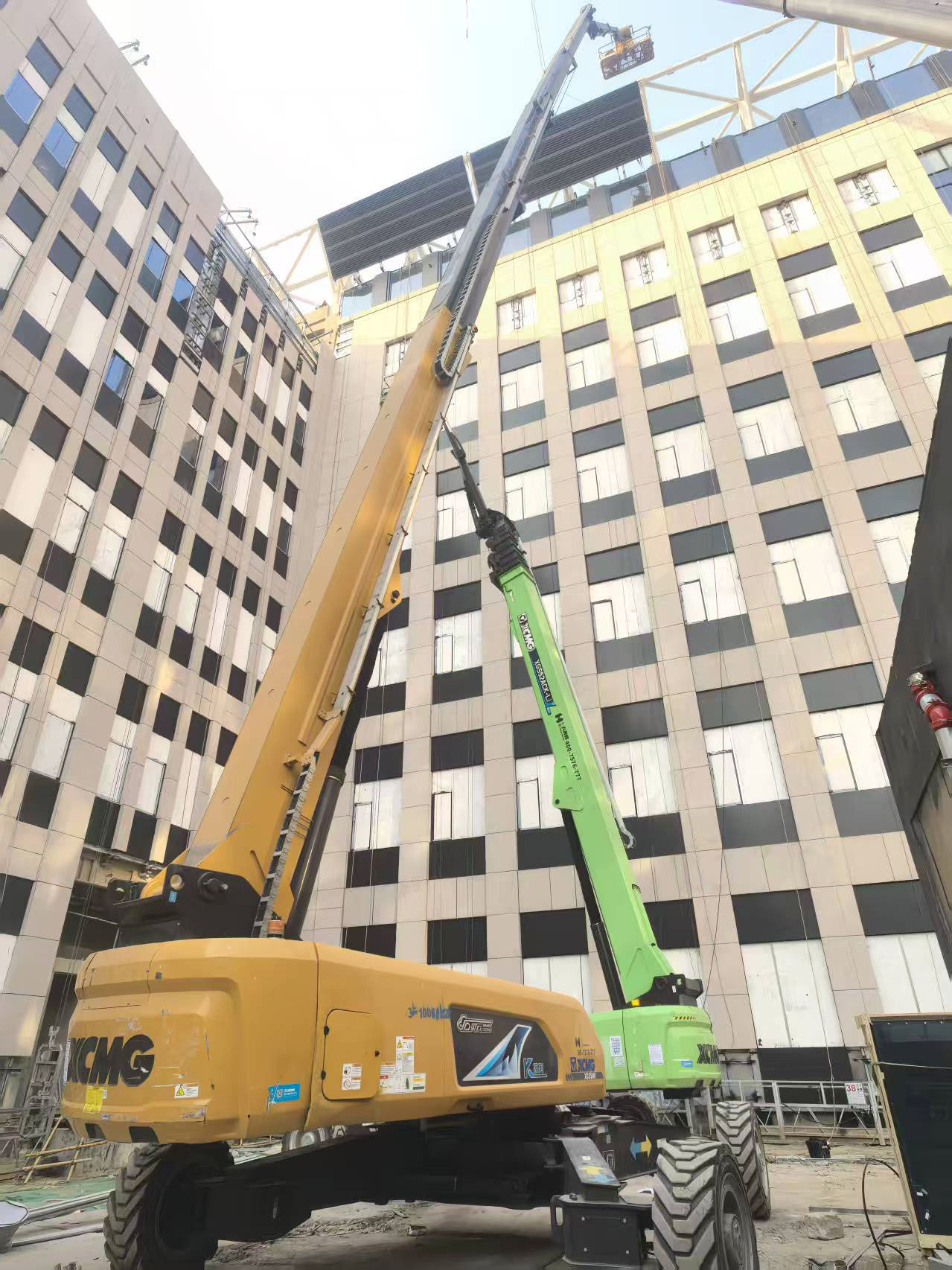 筑梦名校！KY开元高米数直臂高空作业平台护航人大附中项目建设